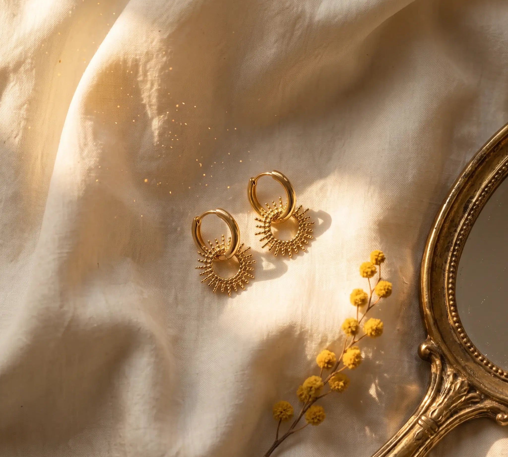 Boucles créoles petit soleil, Les Bijoux Chics