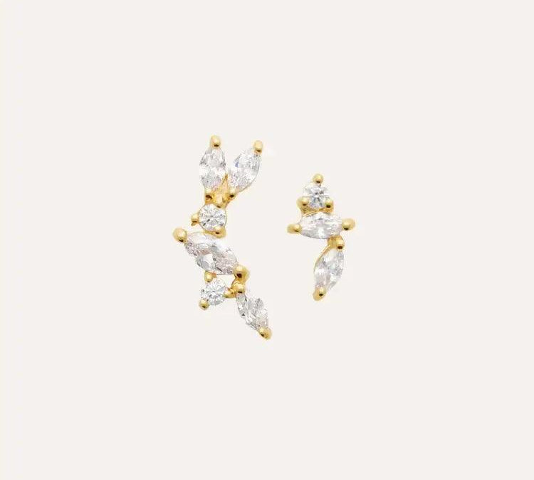 Boucles d'oreilles dépareillées en plaqué or avec cristaux