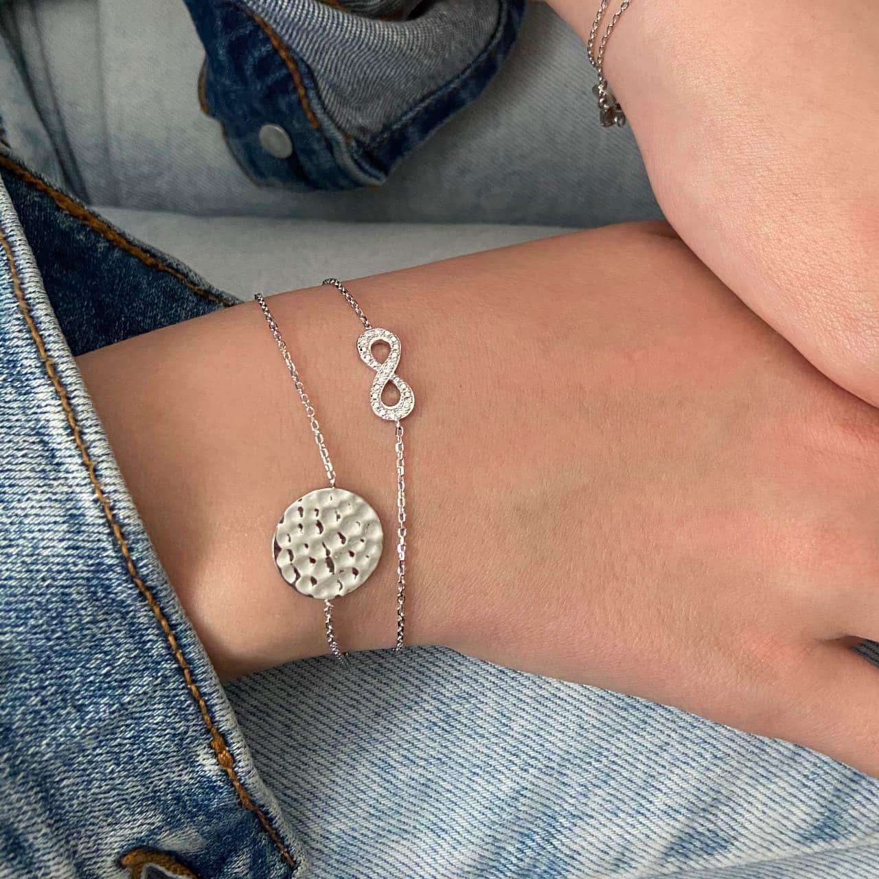 Bracelet argent martelé et motif infini