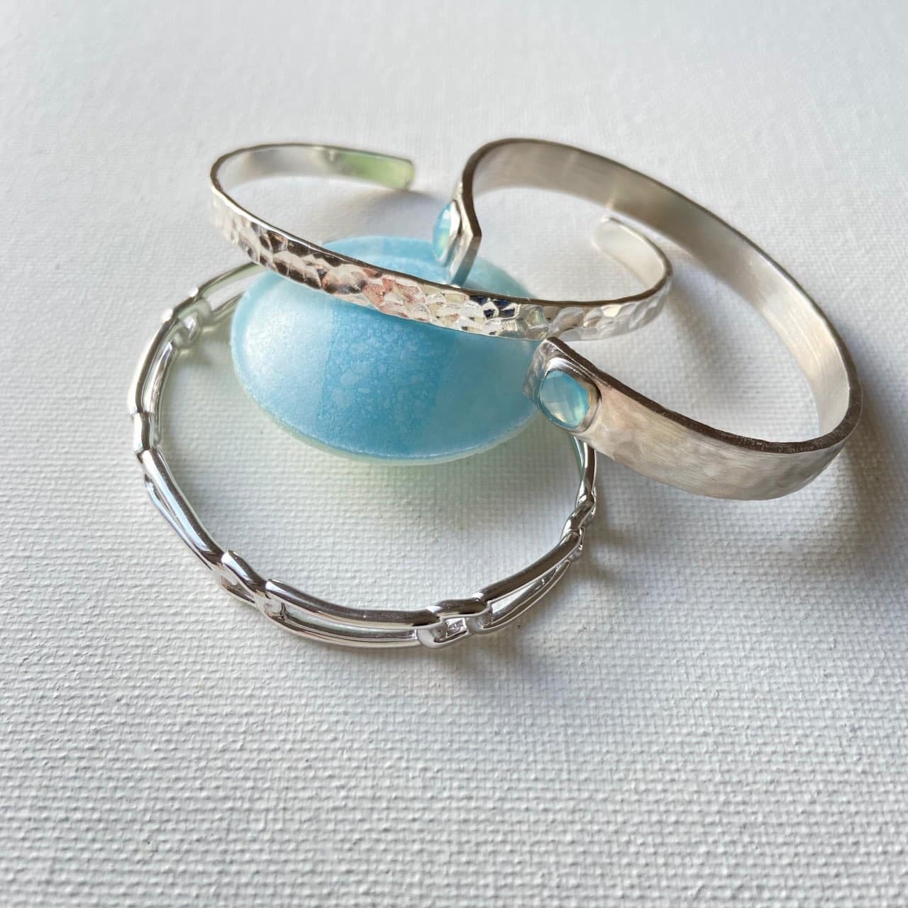 composition de 3 bracelets joncs en argent