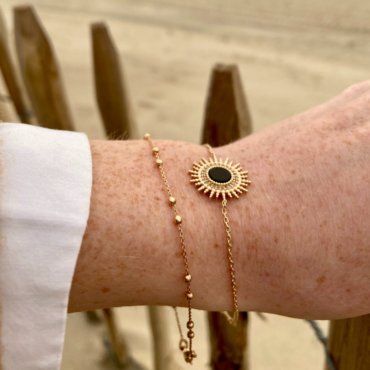 Bracelet plaqué or forme soleil