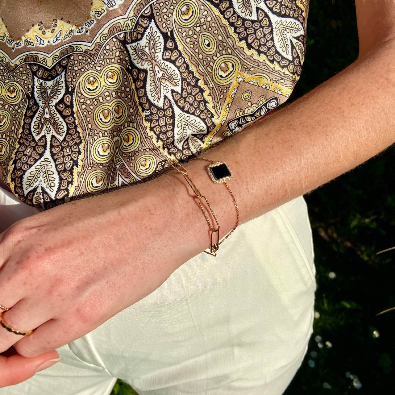 jeune fille 2 bracelets en plaqué or