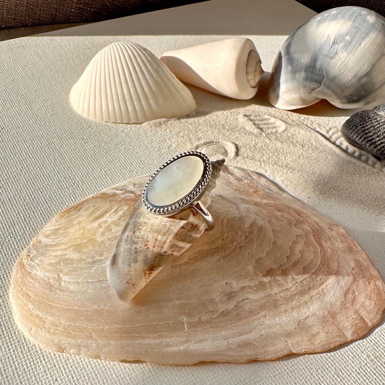 Bague argent nacre ovale