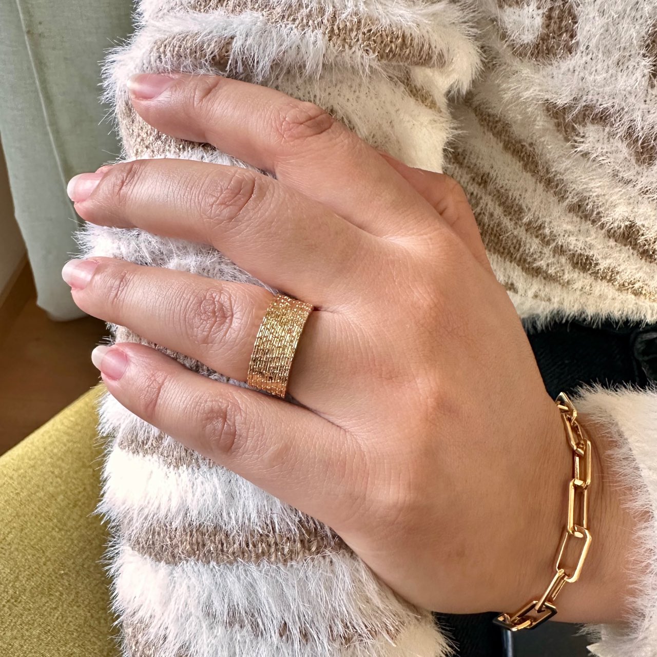 Large anneau plaqué or