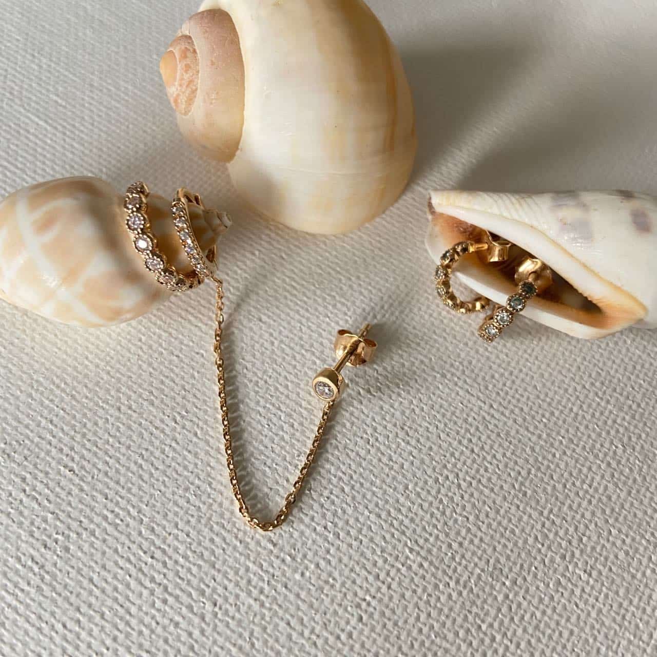 Boucle d'oreille double chaine plaqué or