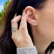 Double boucle d'oreille en argent et zirconium relié par une chainette