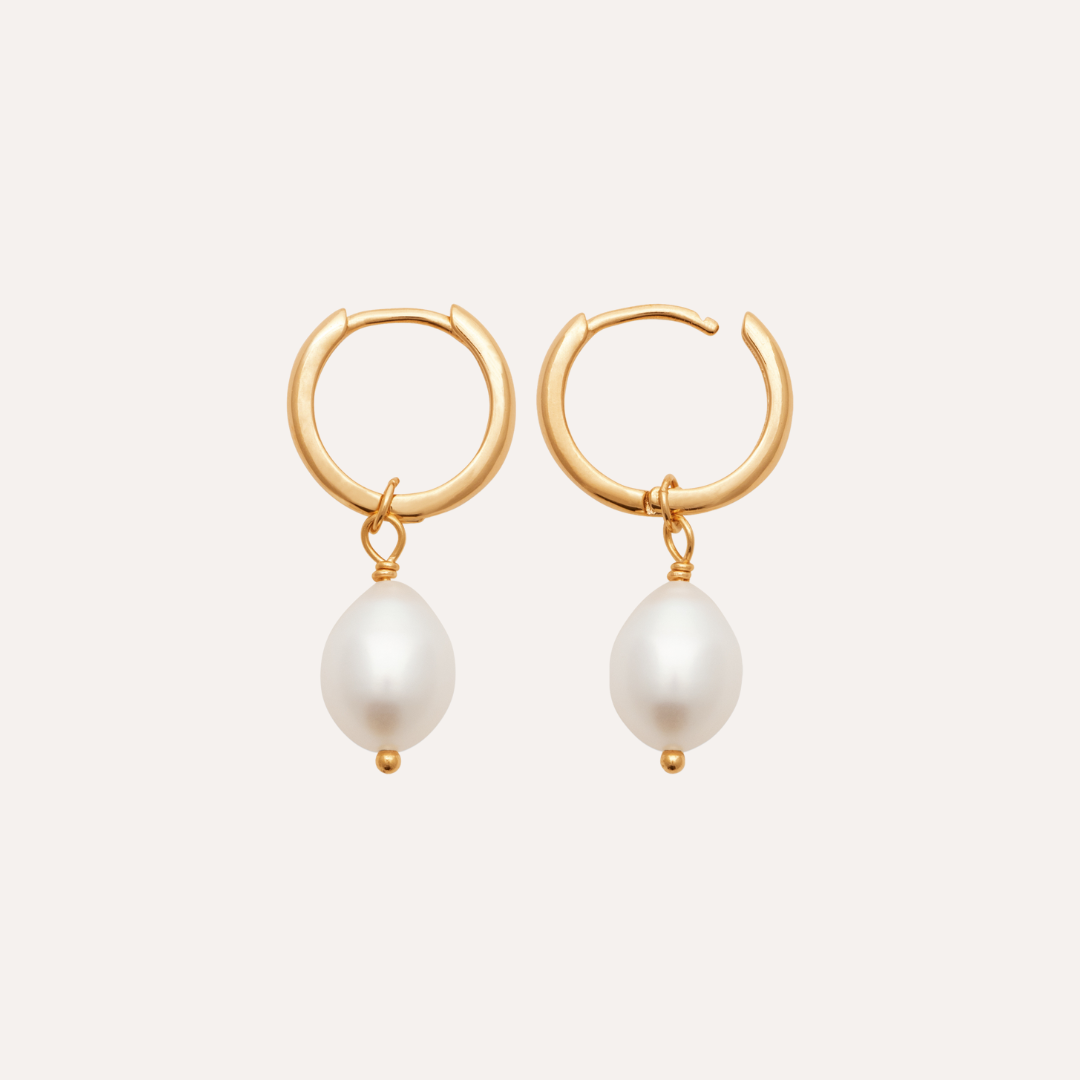 Petites créoles plaqué or perle