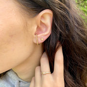 Boucle perlée vendue à l'unité s'accroche dans l'oreille et passe sous le lobe