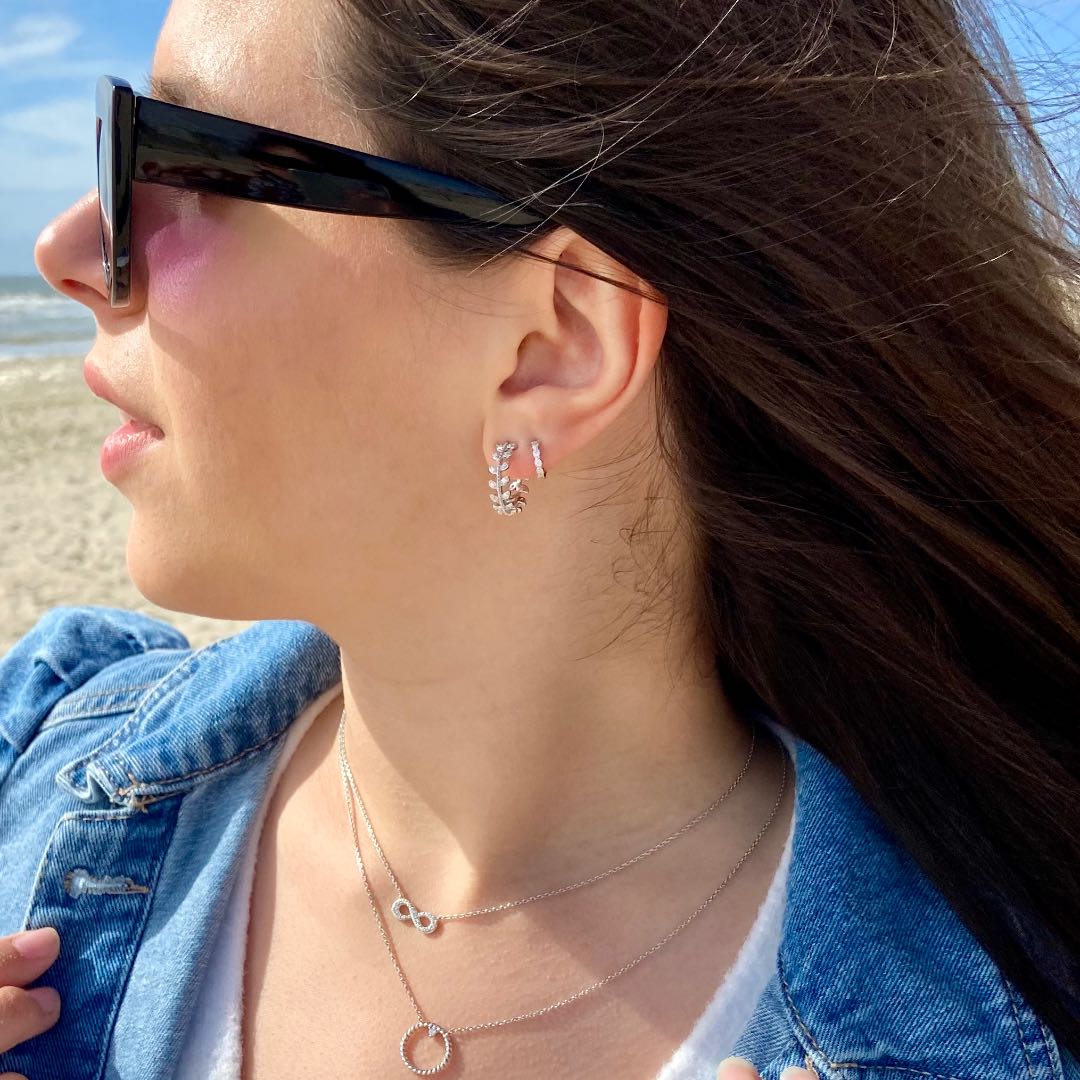 Boucles d'oreilles créoles ouvertes motif feuillage