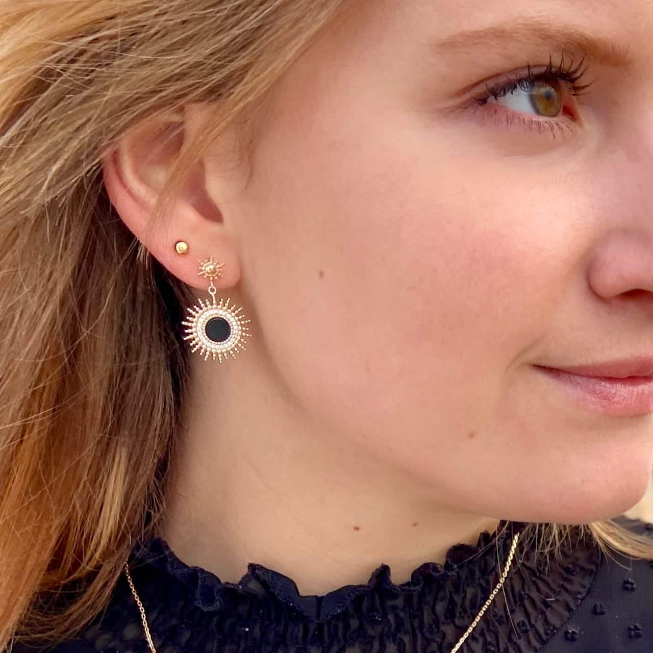 boucles d'oreilles pendantes plaqué or soleil agate noire