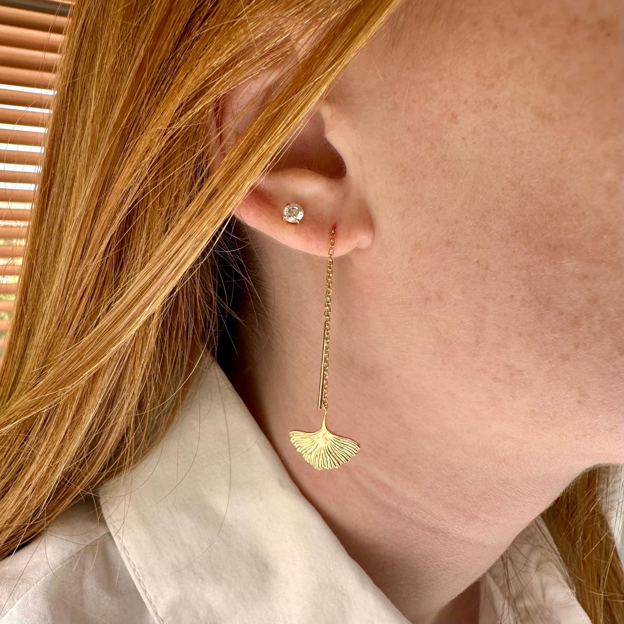 Boucles pendantes plaqué or feuilles