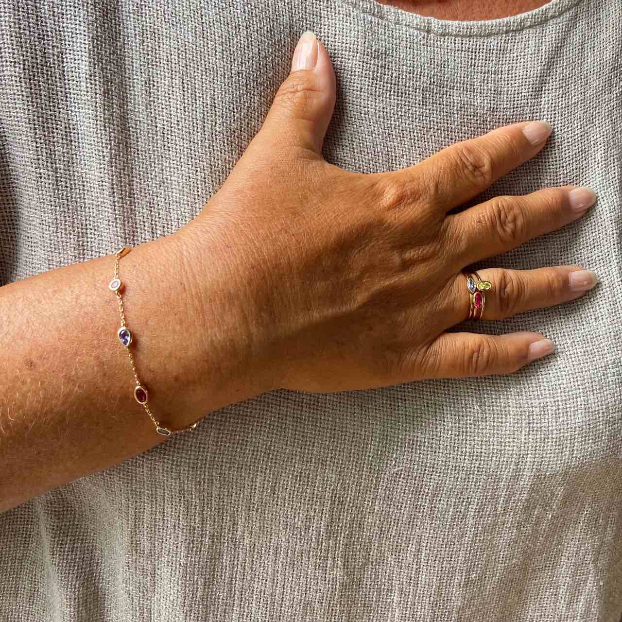 Bracelet plaqué or pierres de couleur