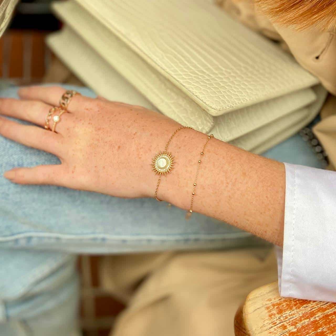 Bracelet chaîne plaqué or et nacre