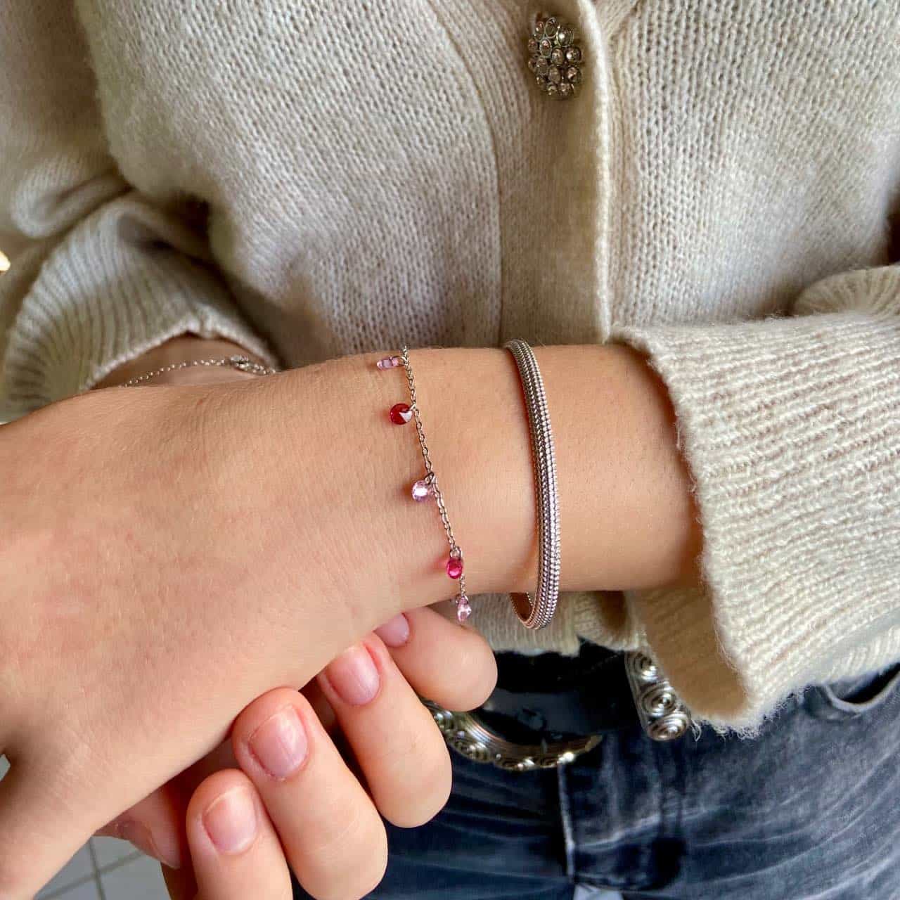 bracelet fin pampilles roses