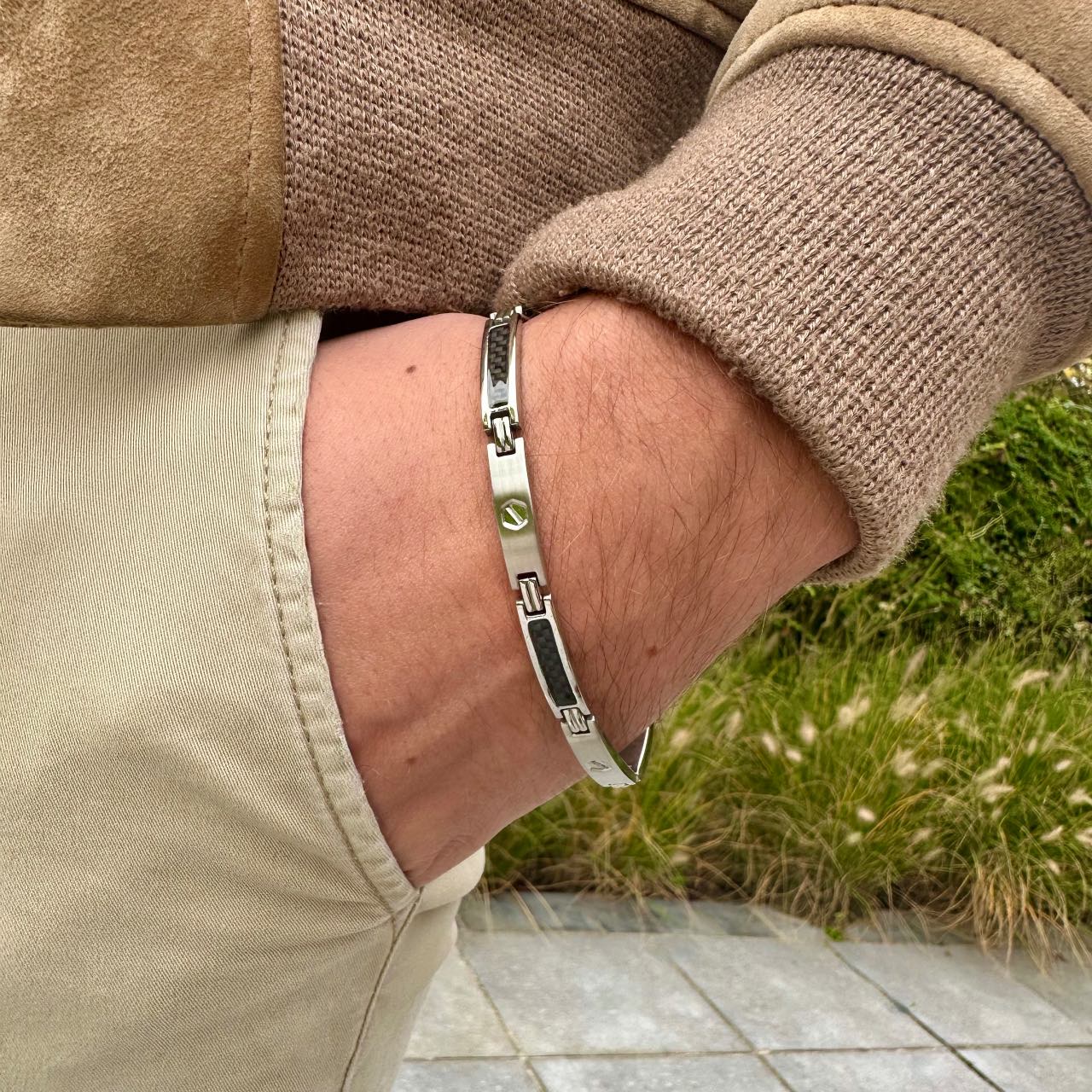 Bracelet acier et carbone