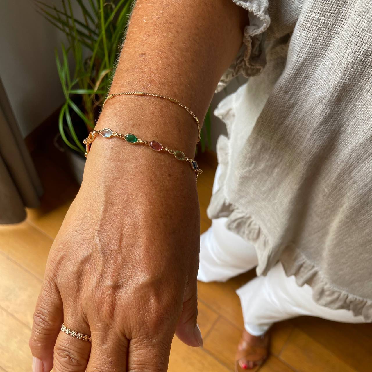 Bracelet plaqué or pierres de couleur