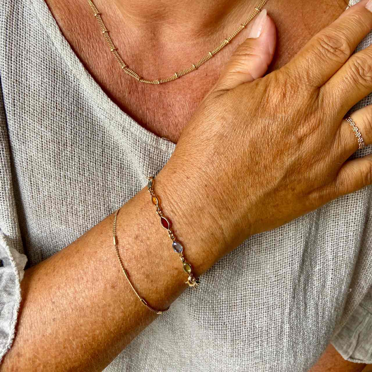 Bracelet plaqué or pierres colorées