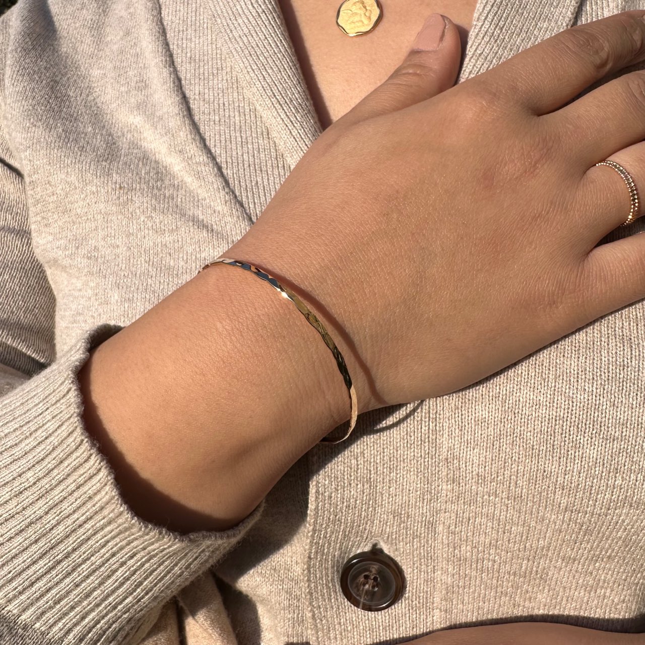 Bracelet Jonc martelé plaqué or Mia