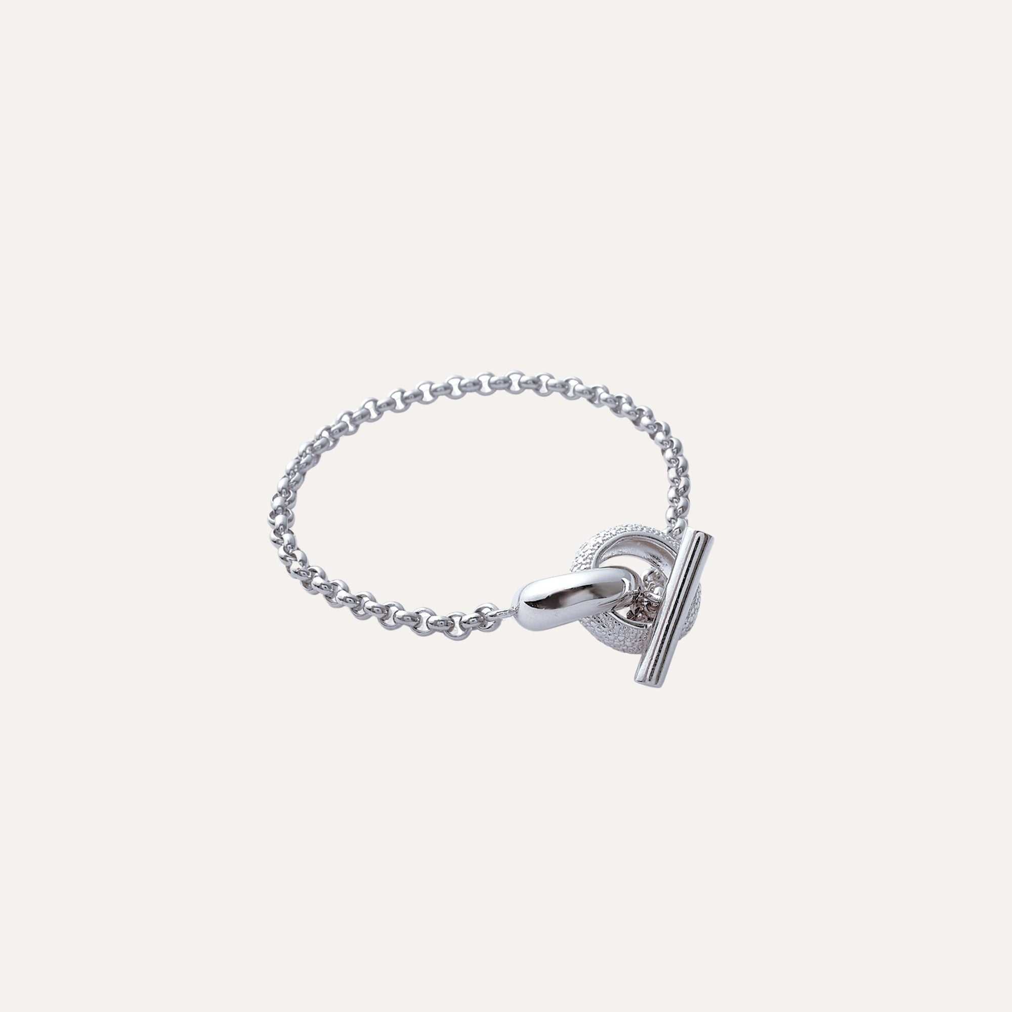 Bracelet chaîne argenté avec fermoir barre tendance, bijou élégant femme
