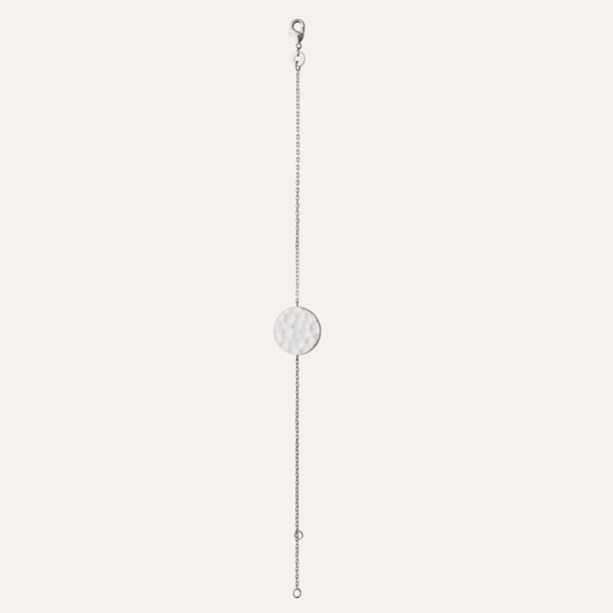 Bracelet fin en argent avec pendentif rond martelé, bijou chic minimaliste