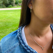 Collier argent motif V