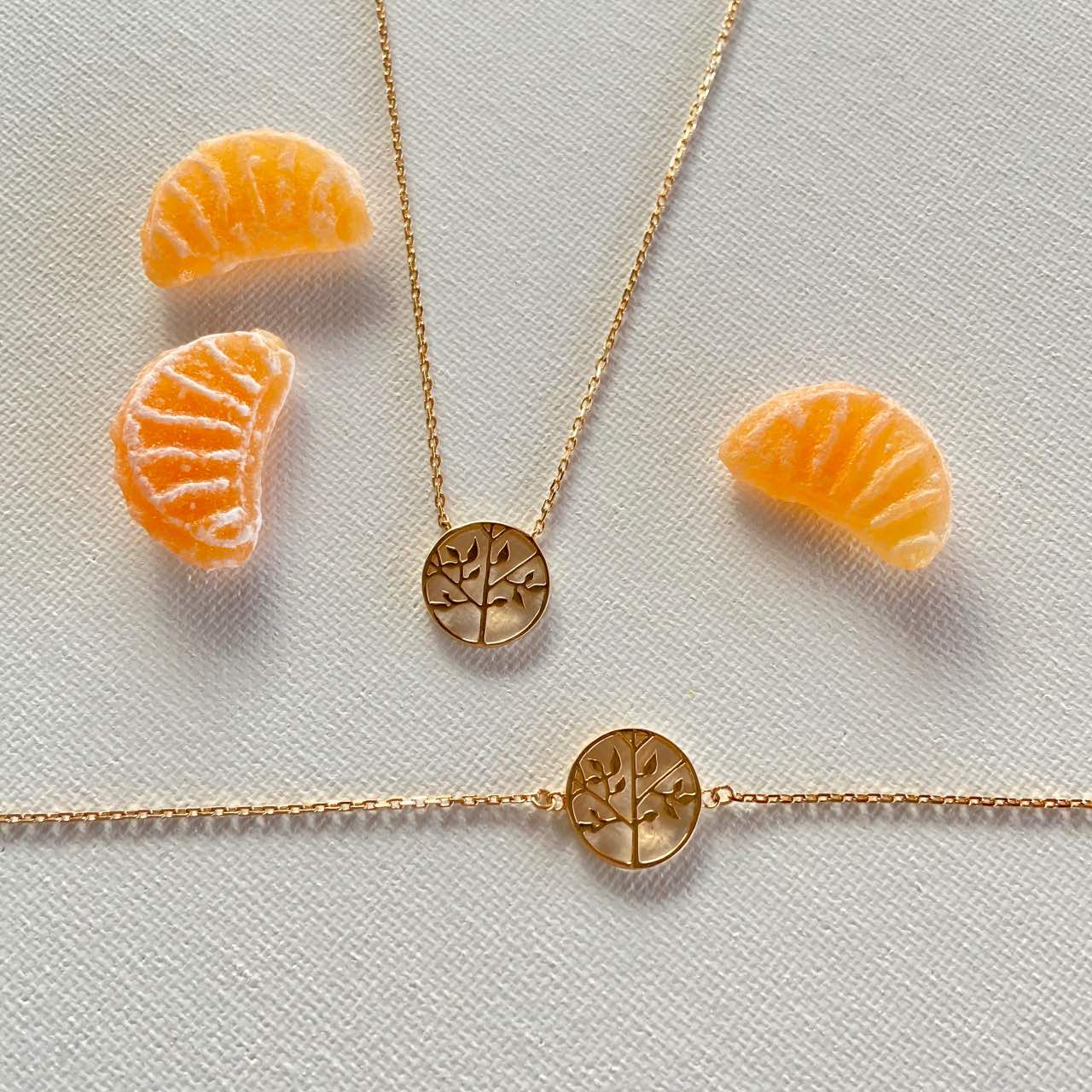 collier plaque or arbre de vie