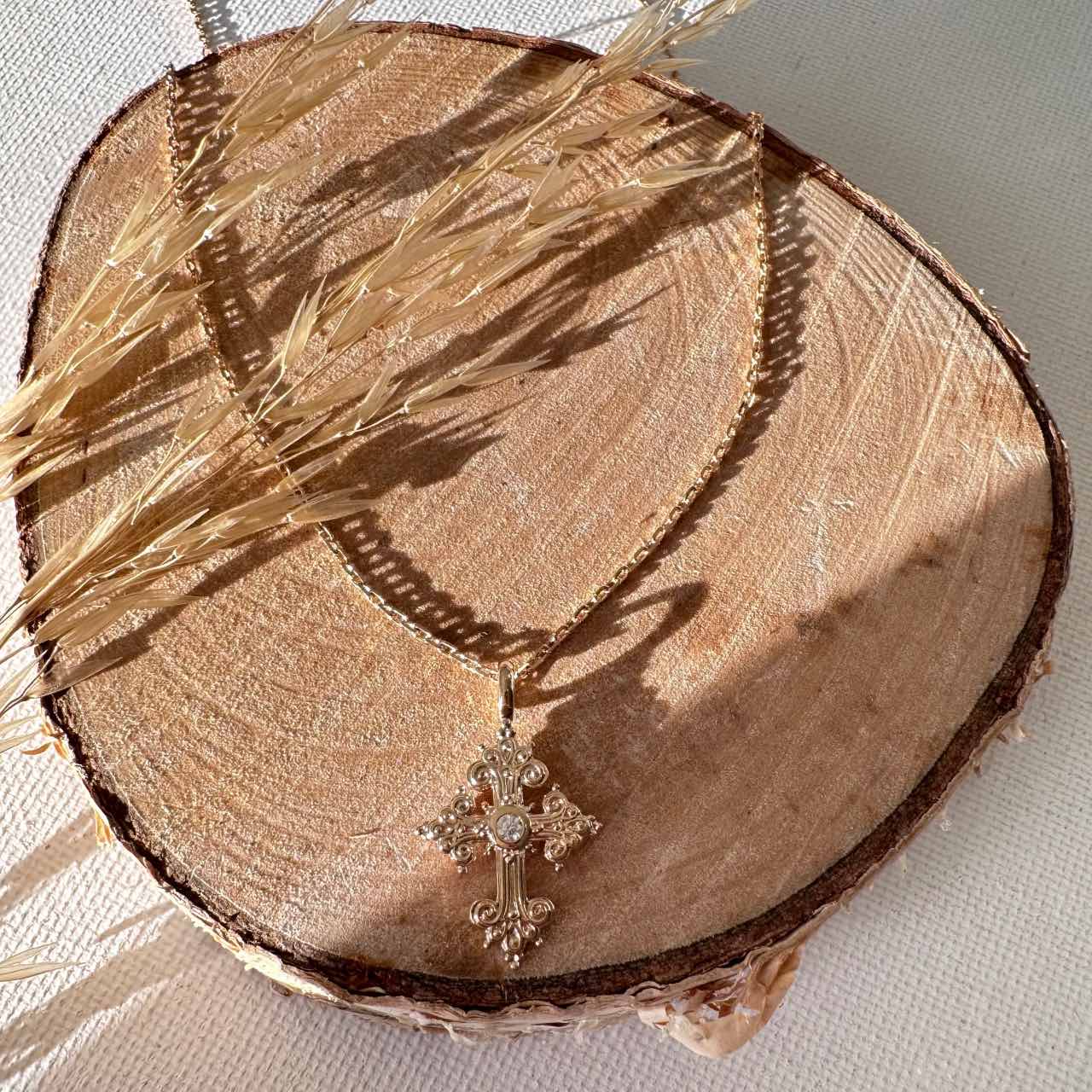 Collier plaqué or croix rétro