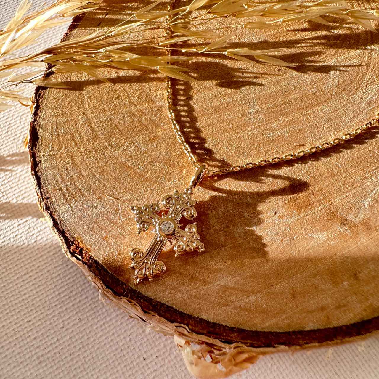 Bijou spirituel collier plaqué or croix rétro