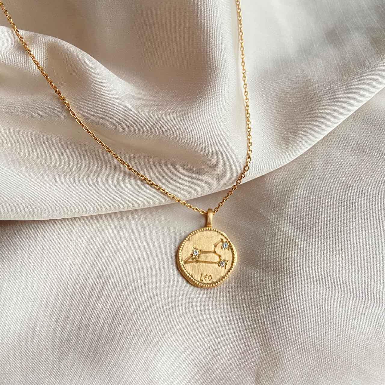 Collier pendentif Lion plaqué or