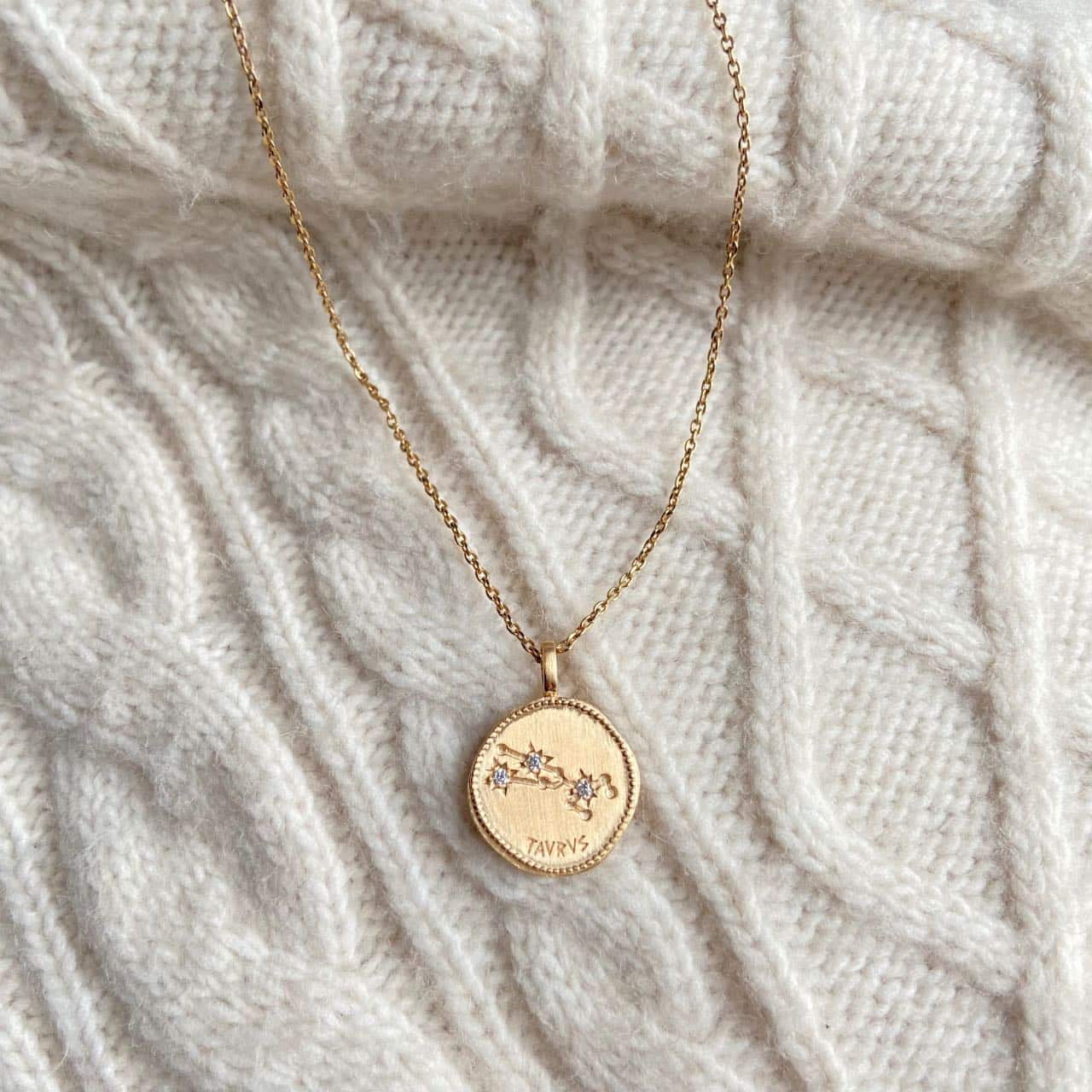 Collier pendentif taureau signe astrologique en plaqué or