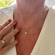 Collier croix élégant