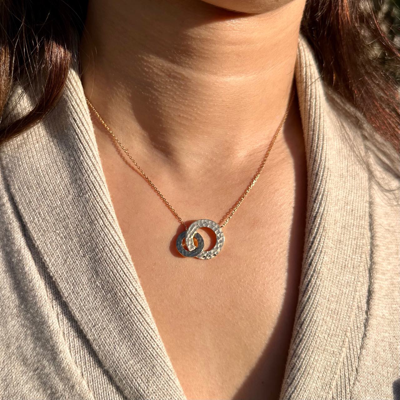 Collier plaqué or martelé