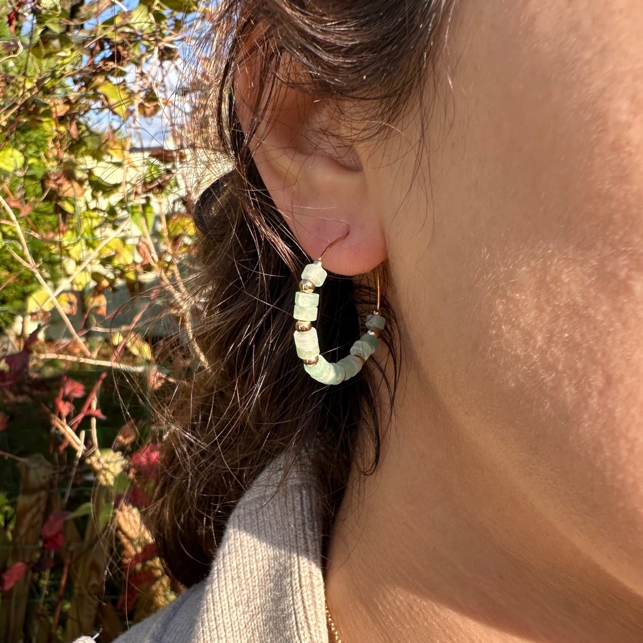 Créoles plaqué or perles vertes