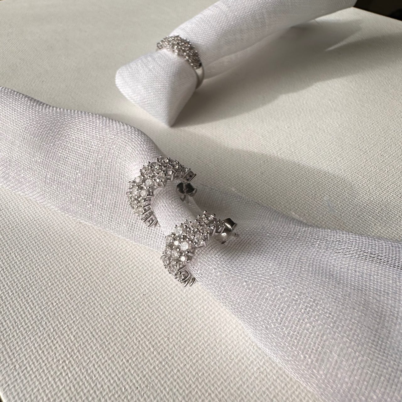 Créoles argent zircons