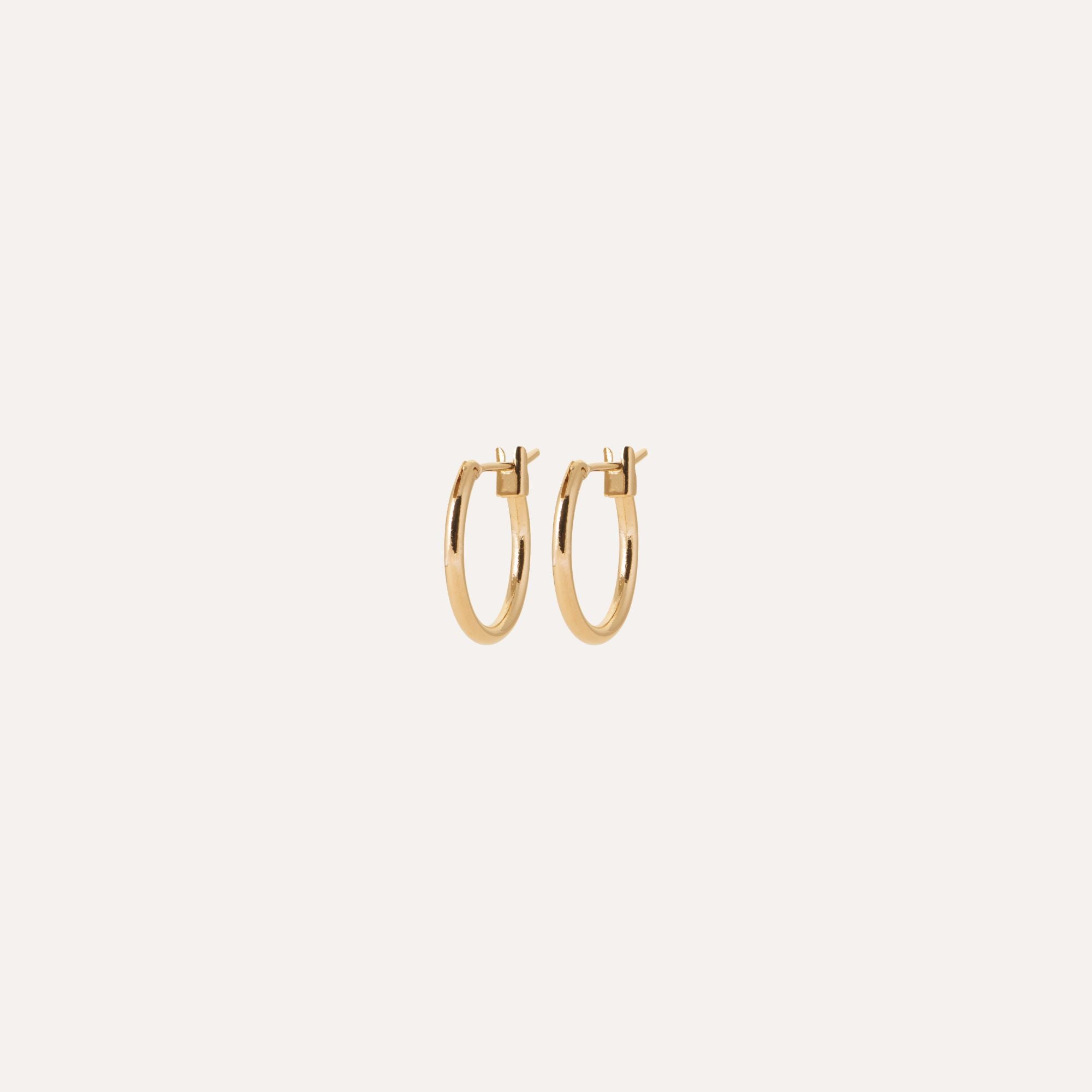 Créoles dorées élégantes 16 mm, boucles d’oreilles minimalistes chic pour femme