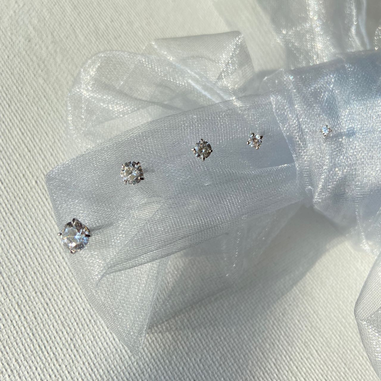 5 tailles de boucles puces argent zirconium