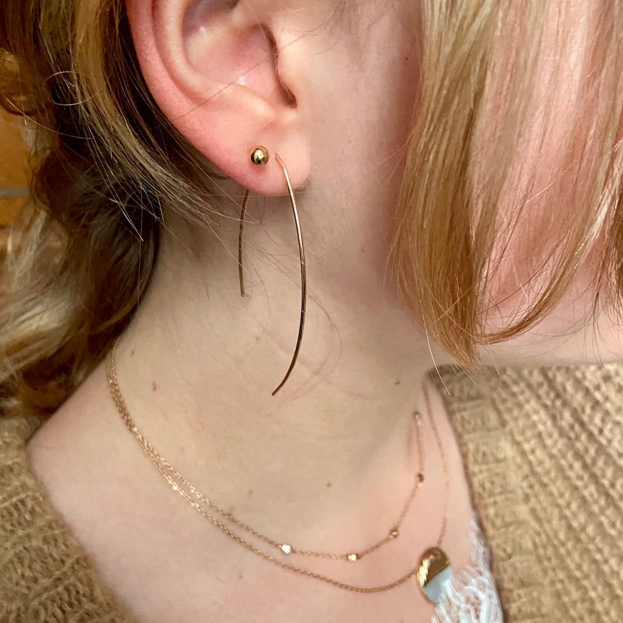 Boucles d'oreilles plaqué or tige traversant l'oreille