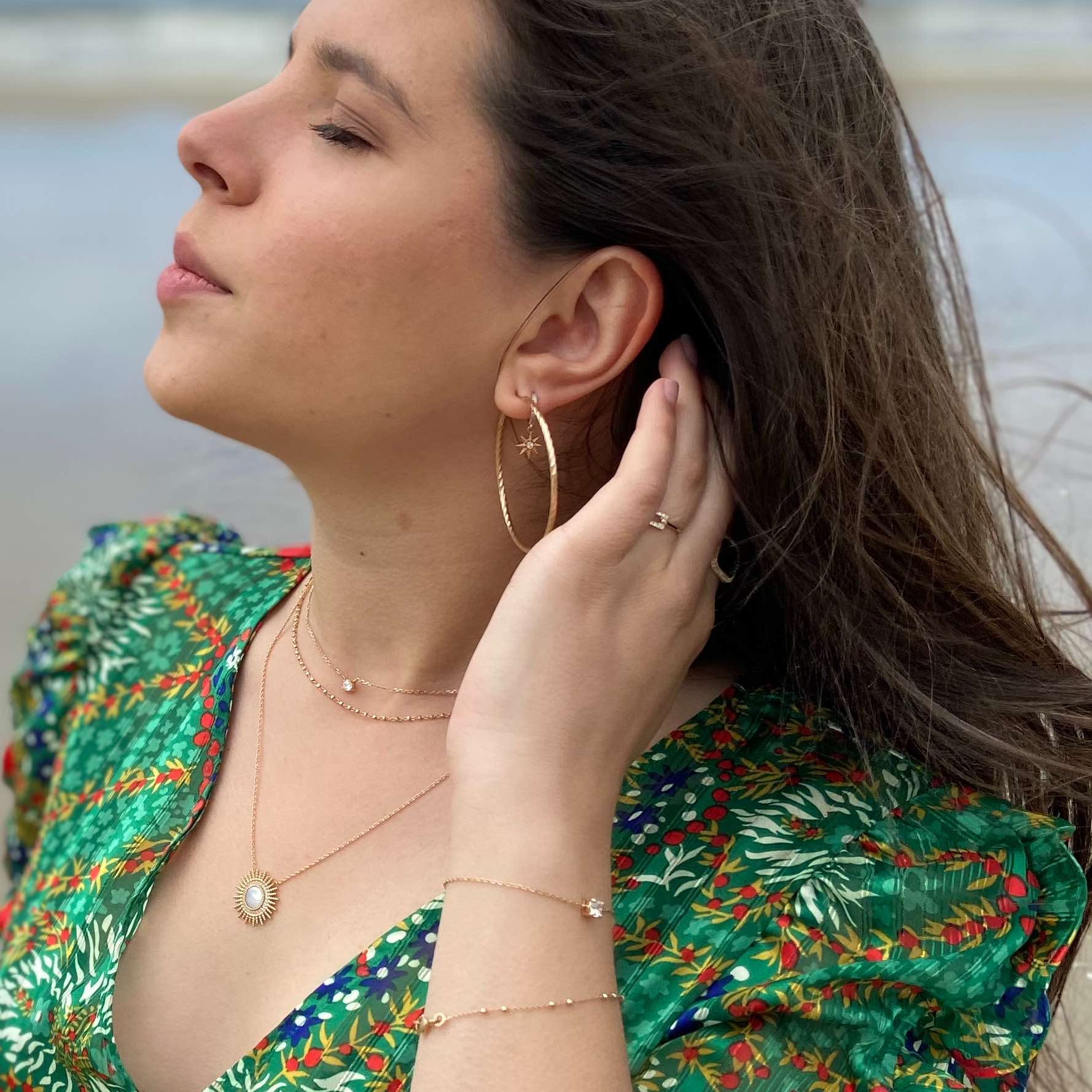 grandes boucles créoles ciselées plaqué or