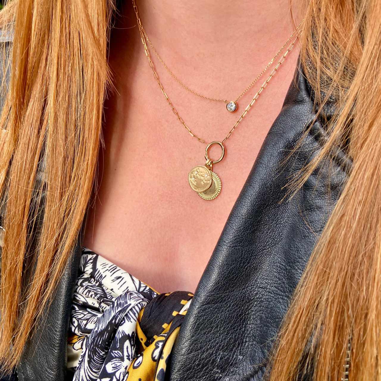 Collier plaqué or avec plusieurs pendentifs