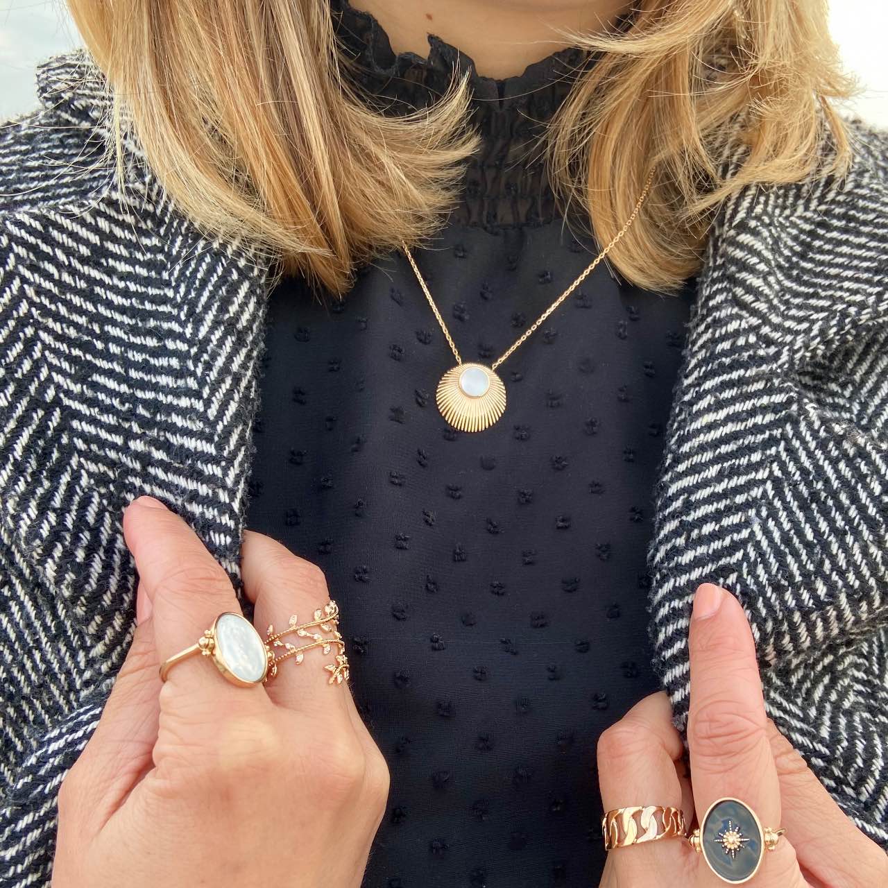 Collier plaqué or coquillage nacre