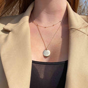 Collier pendentif médaille bombée plaqué or