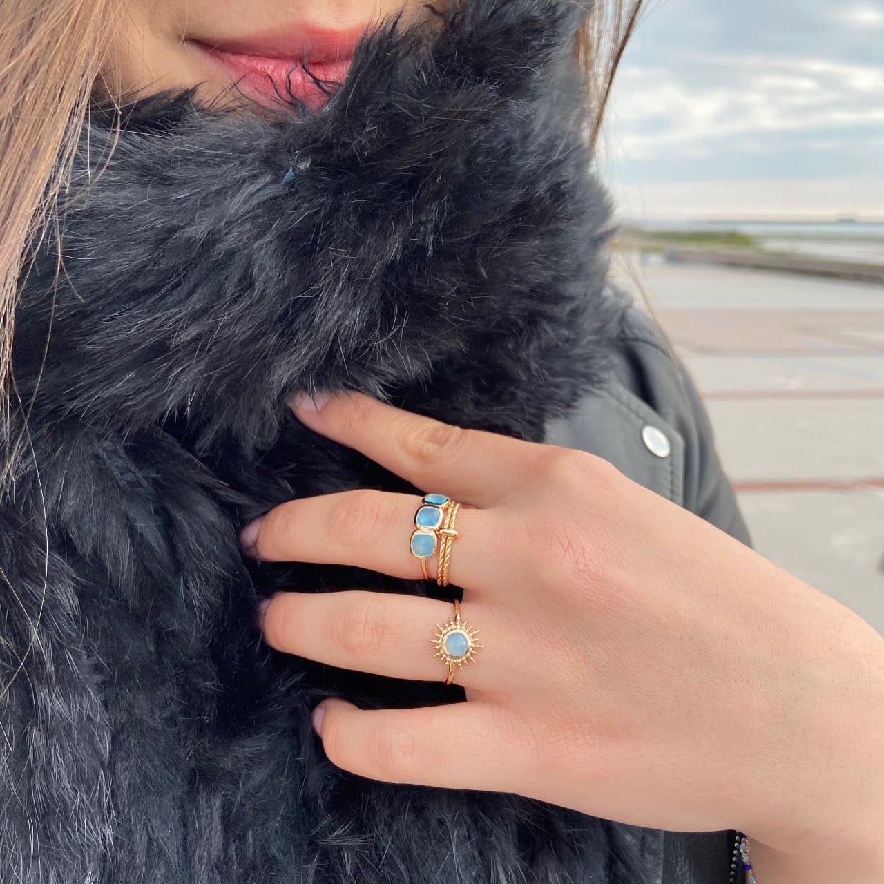 Bague plaqué or avec pierre en agate bleu