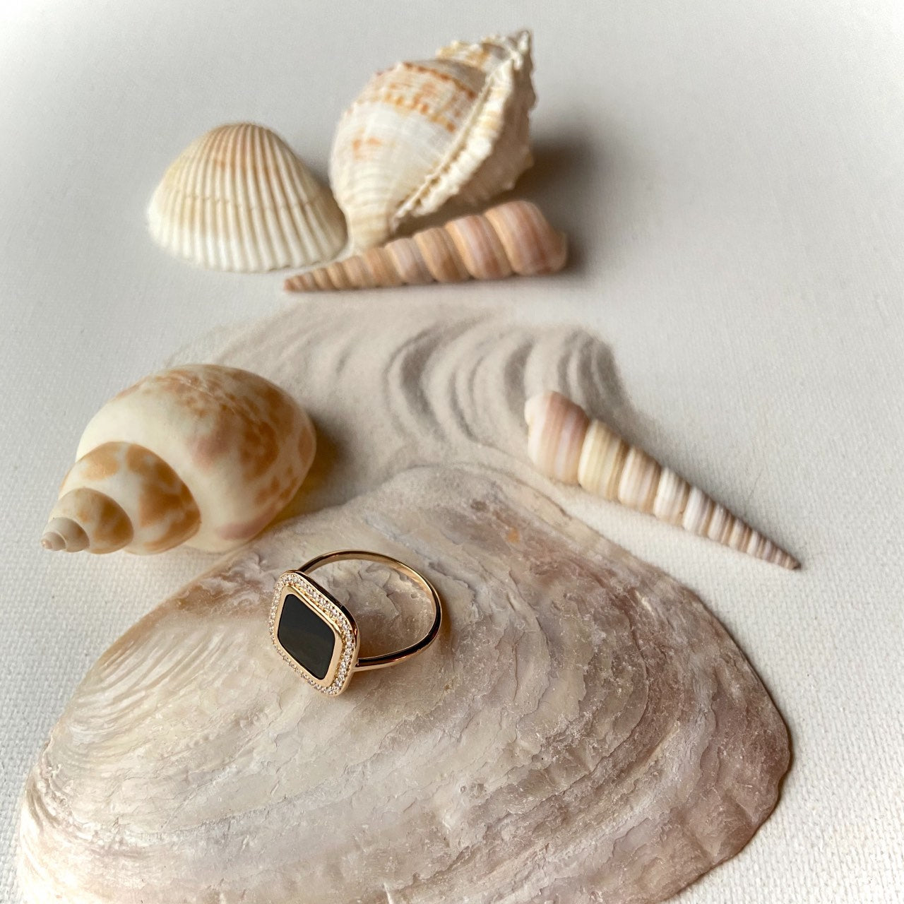 Bague plaqué or pierre agate noire