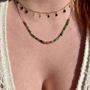 gros plan collier rubis zoïste