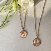 pendentif balance plaqué or