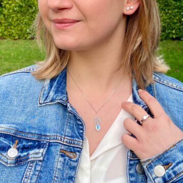 Collier argent plume bleu
