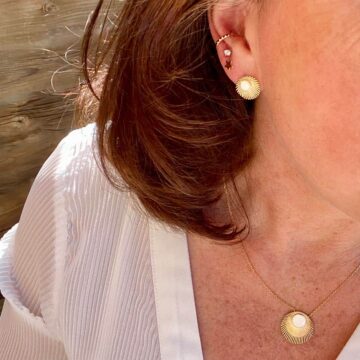 Boucles d'oreilles forme coquillage plaqué or et nacre