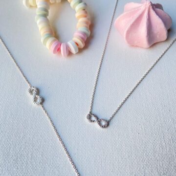 collier motif infini en argent