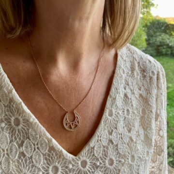 Collier pendentif ethnique plaqué or 18 carats