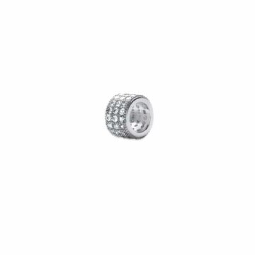gros plan pendentif cylindre argent zirconium